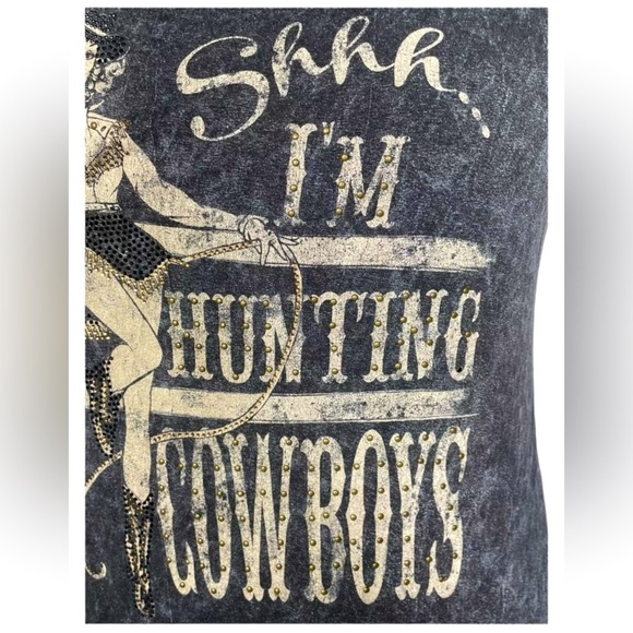 NWOT Shhh I'm Hunting Cowboys Black Distressed Western Tank Top Women's Medium M - Picture 8 of 14